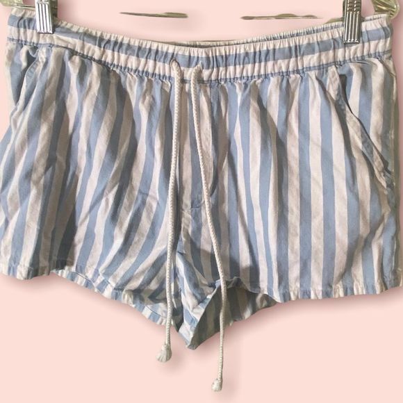 aerie Pants - Aerie size L denim blue and white shorts EUC